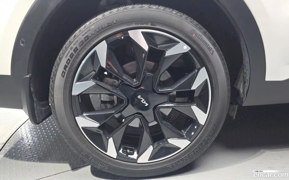 Kia Sorento 2.5T 2WD 2024 — thumbnail 2