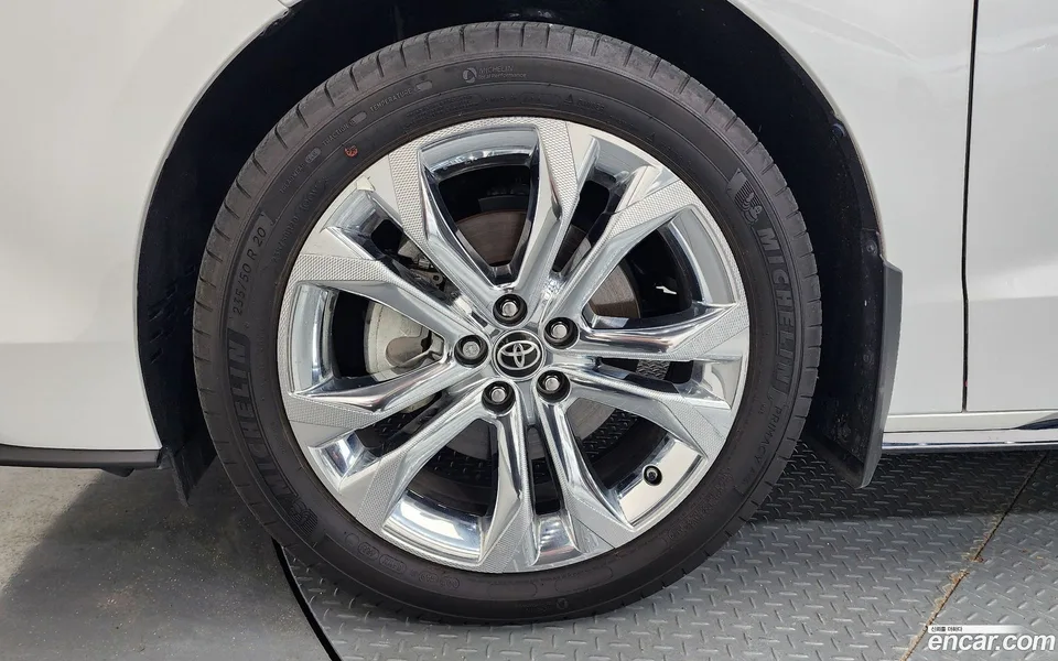 Toyota Sienna 2.5 2WD 2022 — thumbnail 2