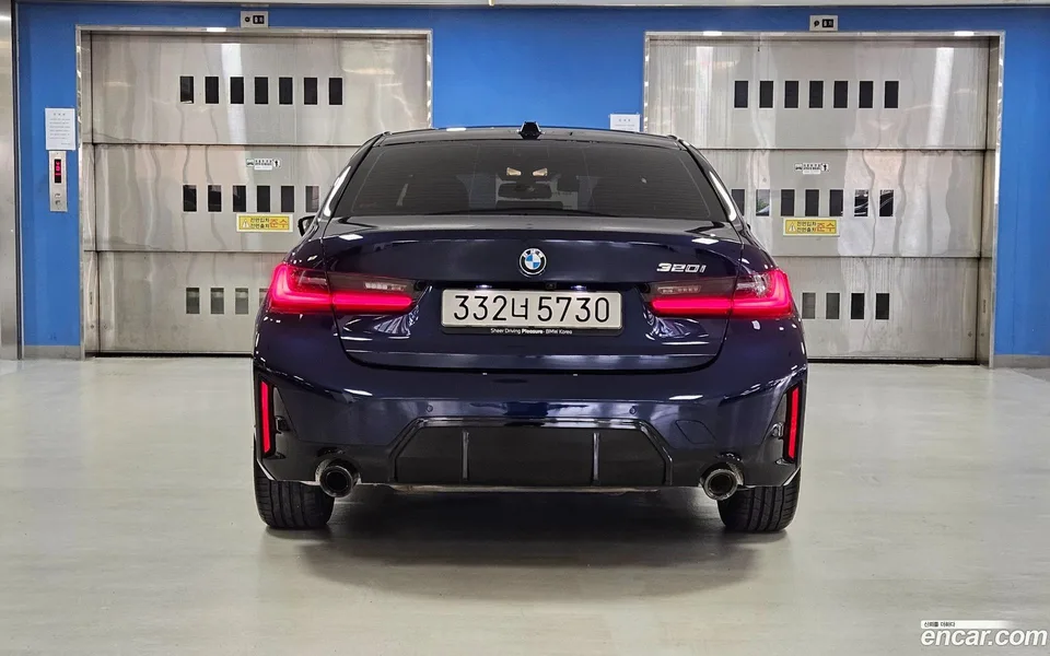BMW 3 Series 320i M 2025 — thumbnail 4