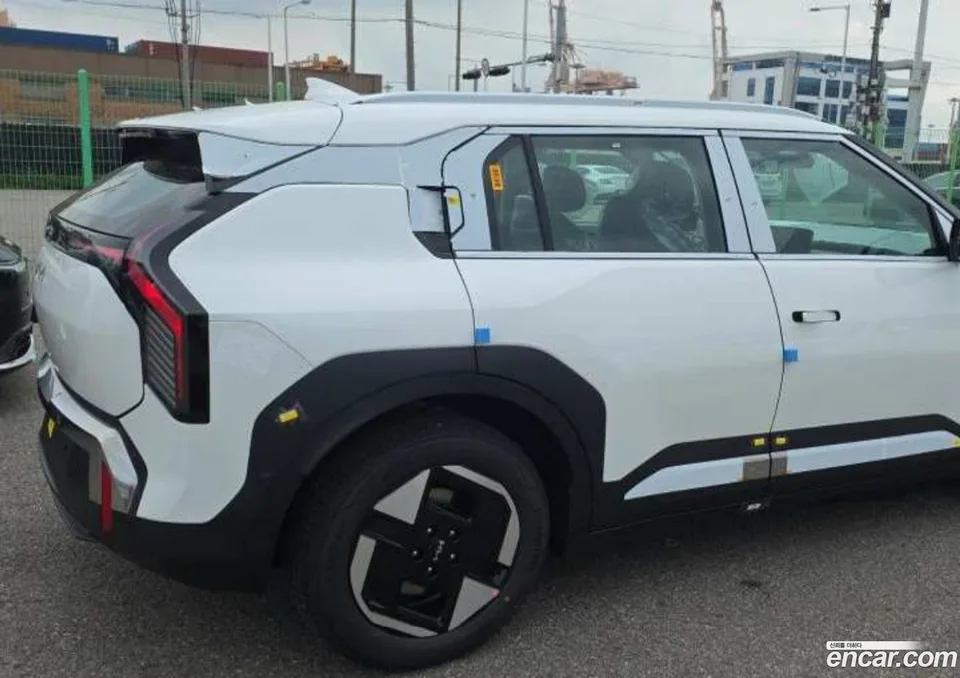 Kia EV3 2WD 2026 — thumbnail 5