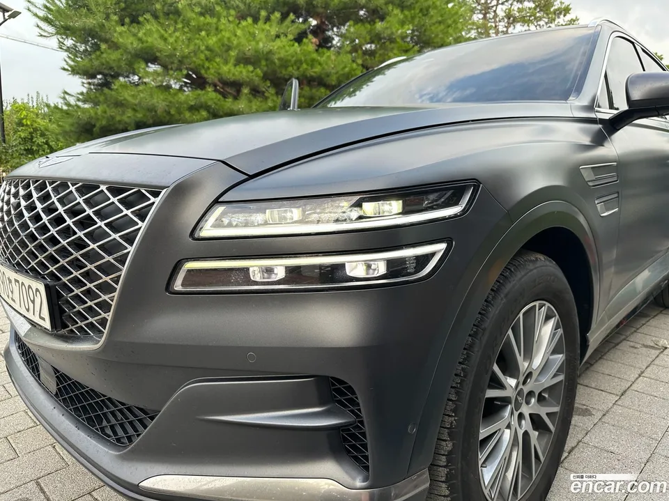 Genesis GV80 2.5T 2WD 2022 — photo 1, buy with delivery to Moscow