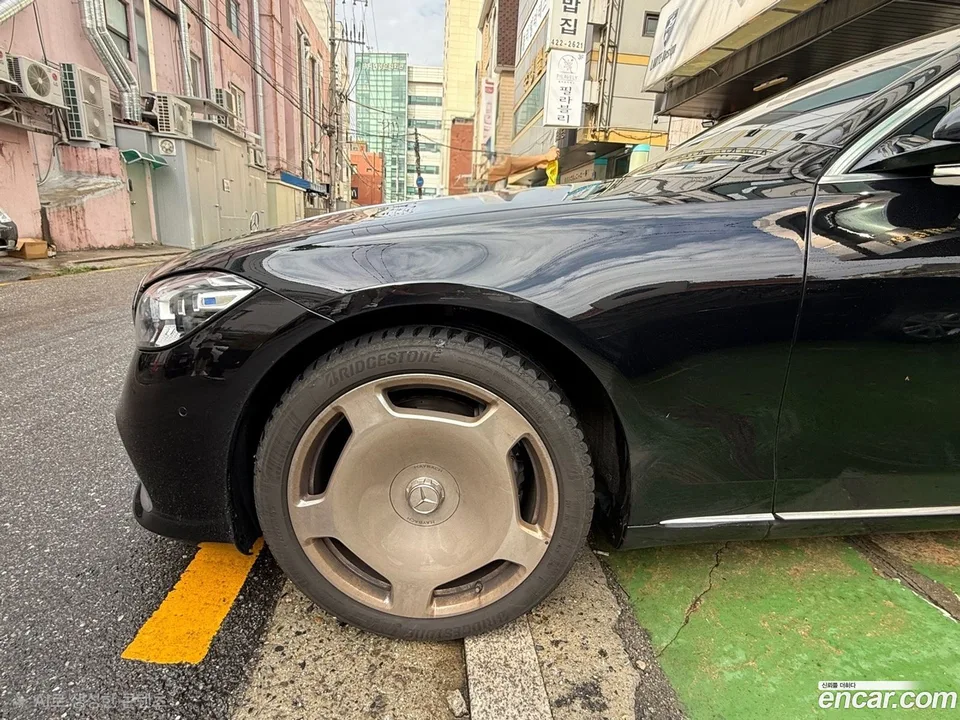 Mercedes-Benz S-Class S580 4MATIC 2025 — thumbnail 2