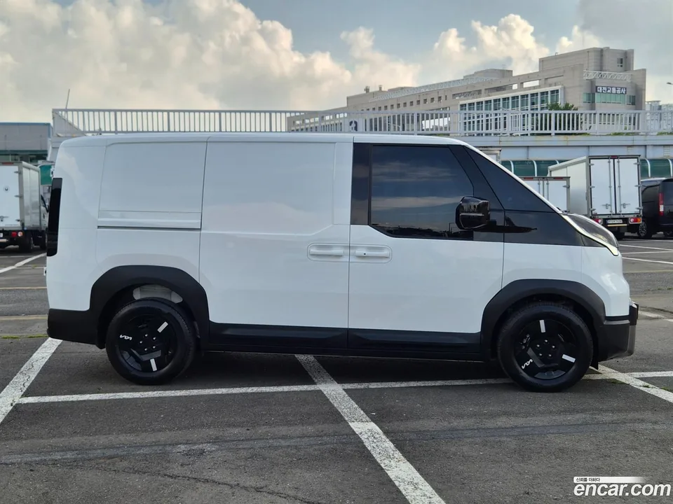 Kia PV5 2026 — photo 1, buy with delivery to Moscow