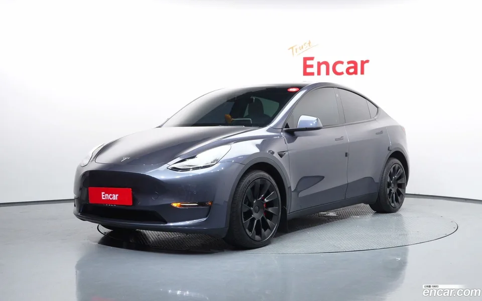 Tesla Model Y AWD 2022 — photo 1, buy with delivery to Moscow