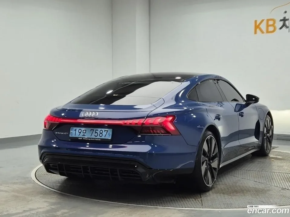 Audi e-tron GT GT 2022 — thumbnail 3