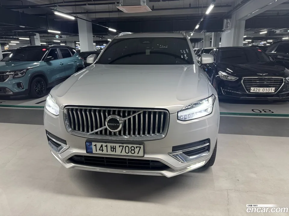 Volvo XC90 B6 2023 — photo 1, buy with delivery to Moscow
