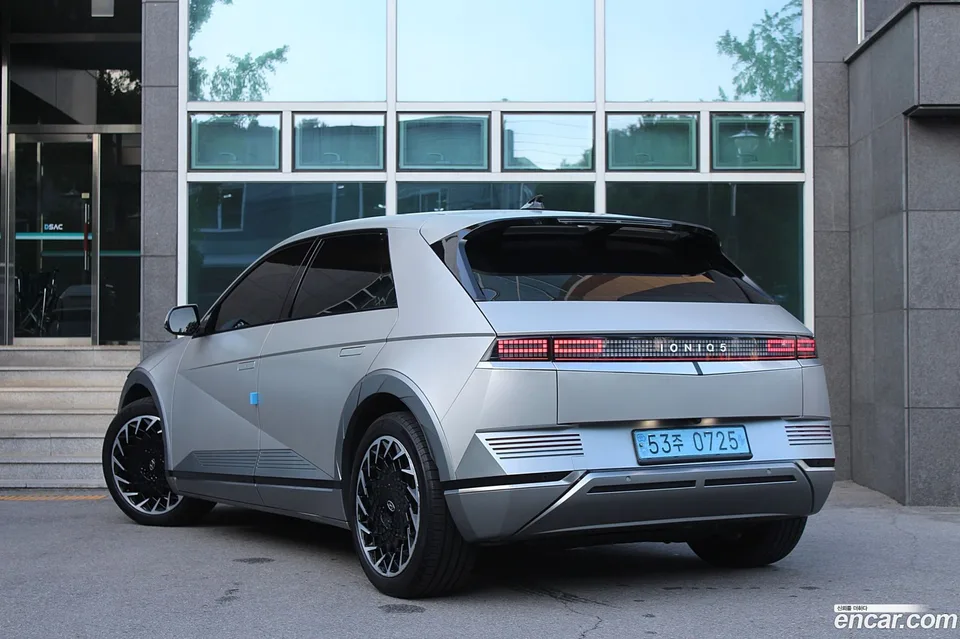 Hyundai Ioniq 5 2023 — thumbnail 5