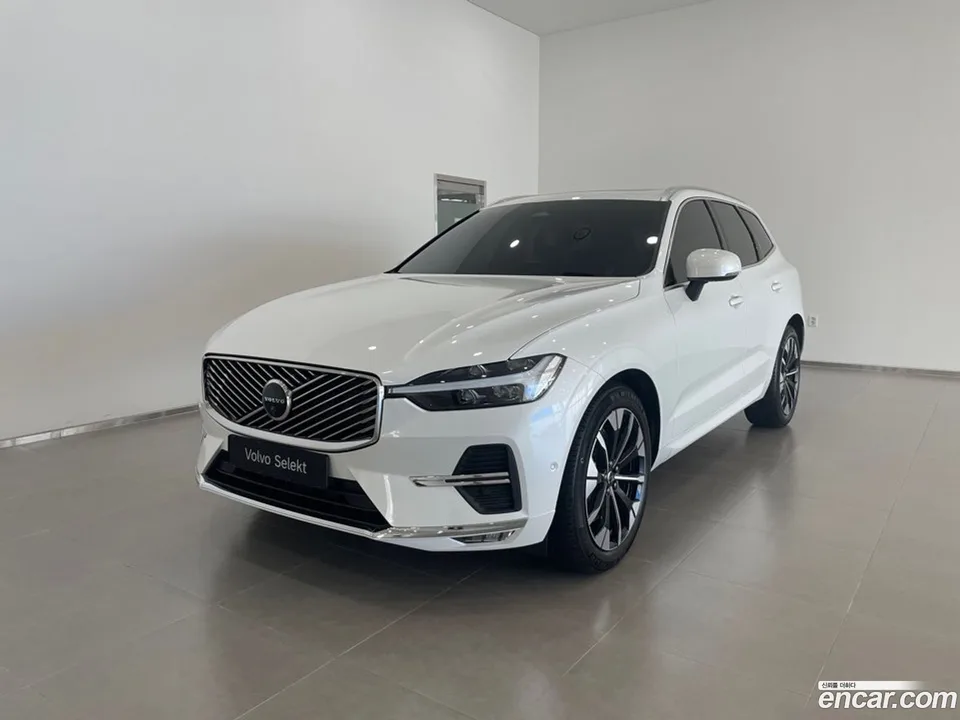Volvo XC60 B5 2025 — photo 1, buy with delivery to Moscow