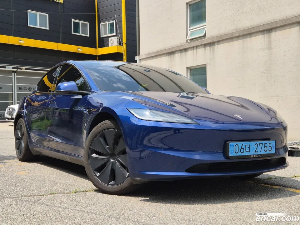 Tesla Model 3 RWD 2024 — photo 1, buy with delivery to Moscow