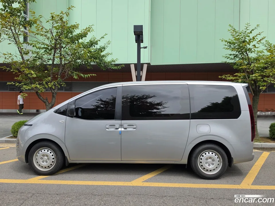Hyundai Staria 11 2022 — thumbnail 5