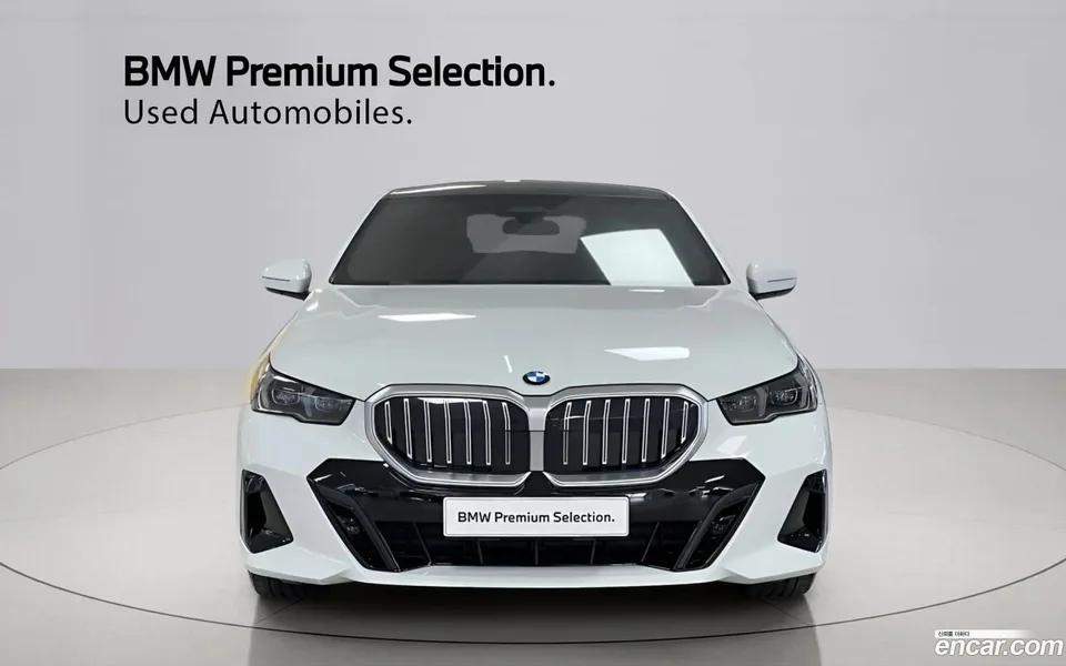 BMW 5 Series 520i M 2025 — thumbnail 3