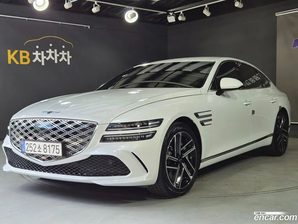 Genesis G80 2.5 2WD 2024 — photo 1, buy with delivery to Moscow