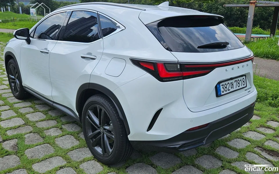Lexus NX 350h 2026 — thumbnail 4