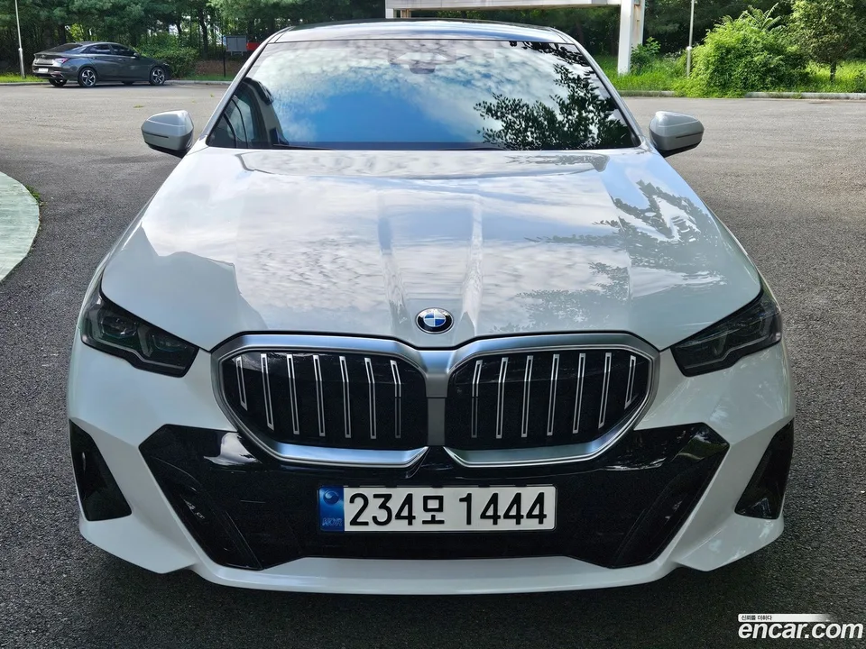 BMW 5 Series 520i M 2024 — photo 1, buy with delivery to Moscow