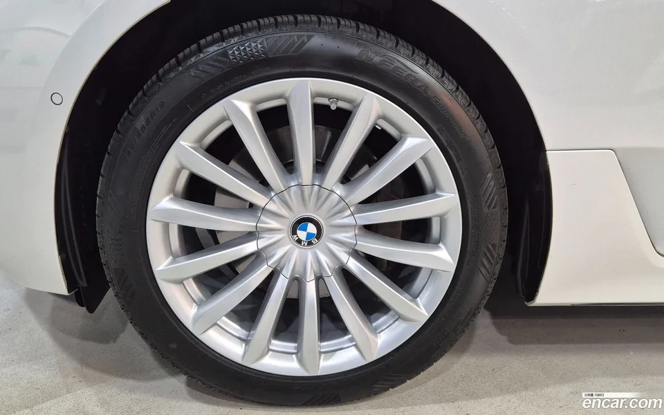 BMW 6 Series GT 620d xDrive 2023 — thumbnail 2