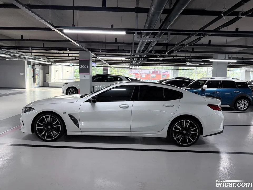 BMW 8 Series M850i xDrive M 2025 — thumbnail 2