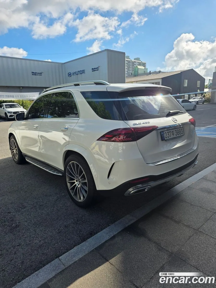Mercedes-Benz GLE-Class GLE450 4MATIC AMG Line 2025 — thumbnail 4
