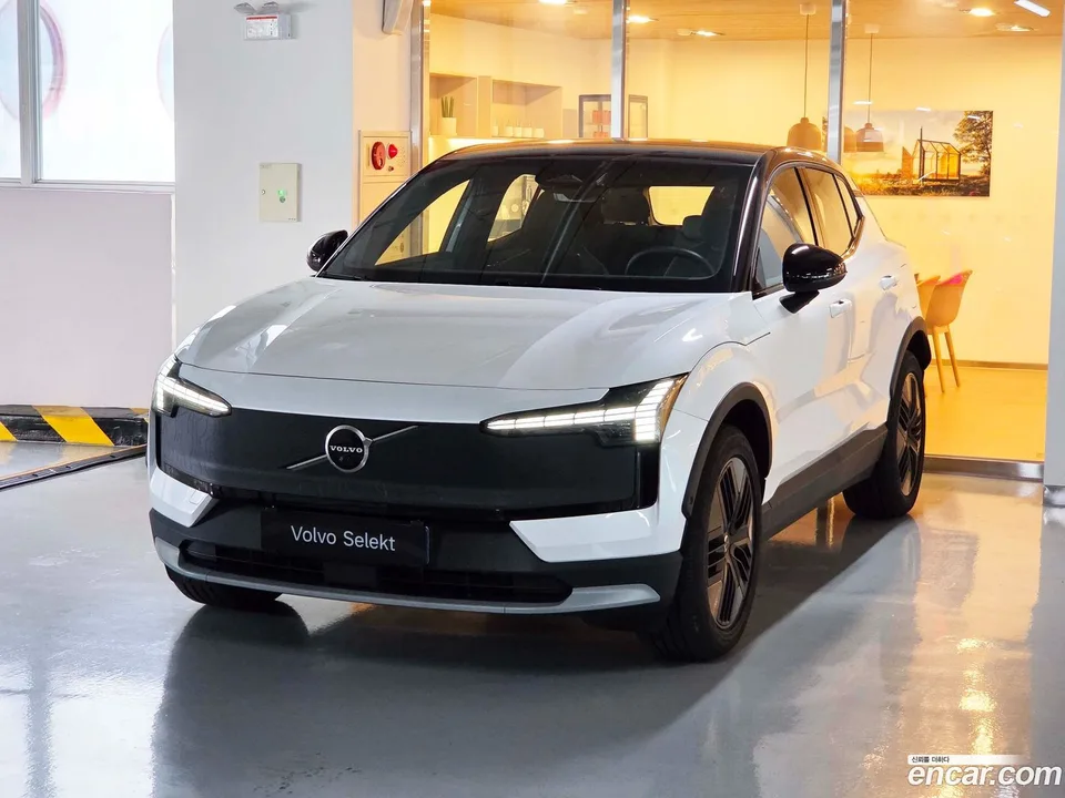 Volvo EX30 Cross Country 2025 — photo 1, buy with delivery to Moscow