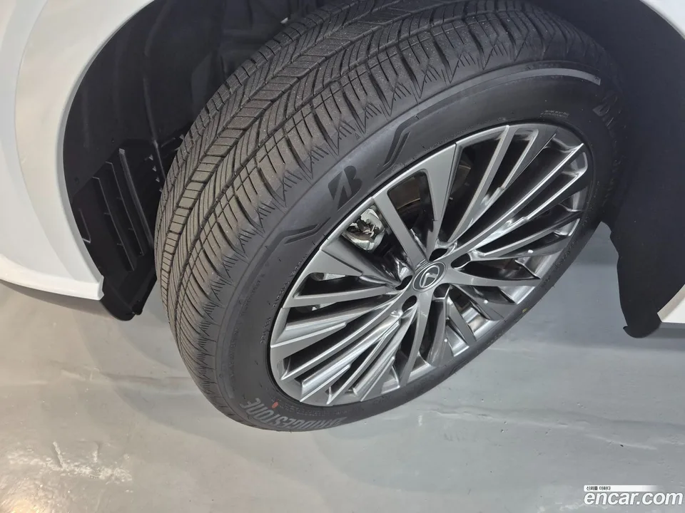 Lexus RX 350h 2025 — миниатюра 2