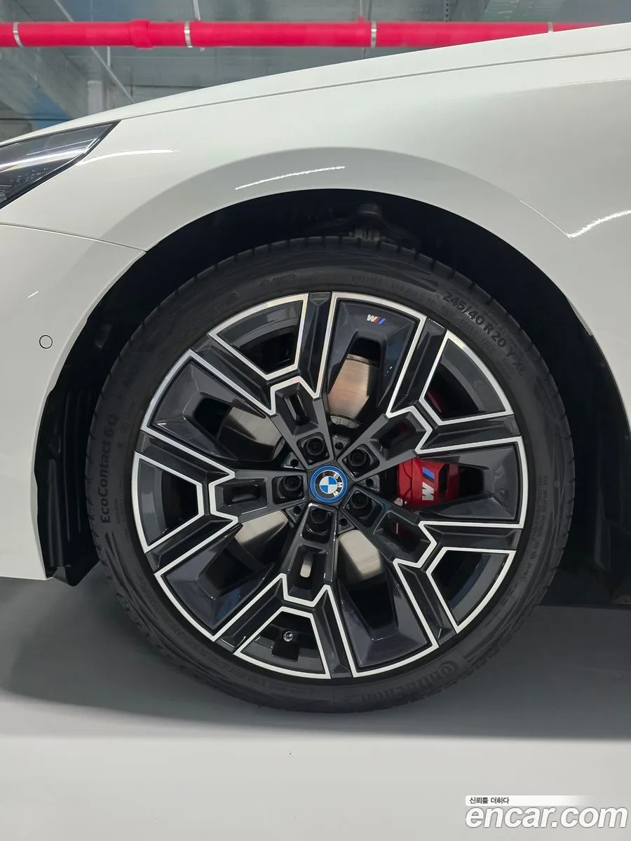 BMW i5 xDrive 40 M 2025 — thumbnail 2