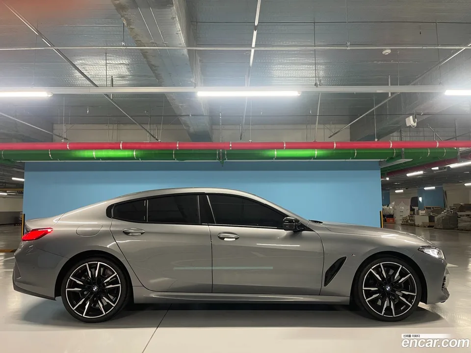 BMW 8 Series M850i xDrive 2025 — thumbnail 3