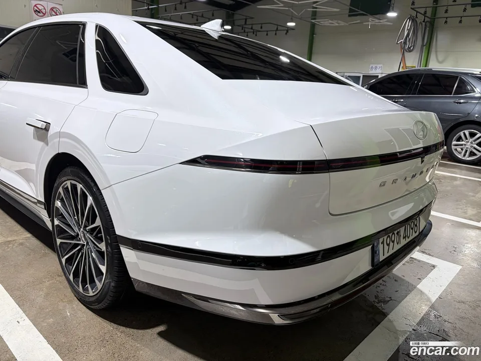 Hyundai Grandeur 2.5 2WD 2024 — photo 1, buy with delivery to Moscow