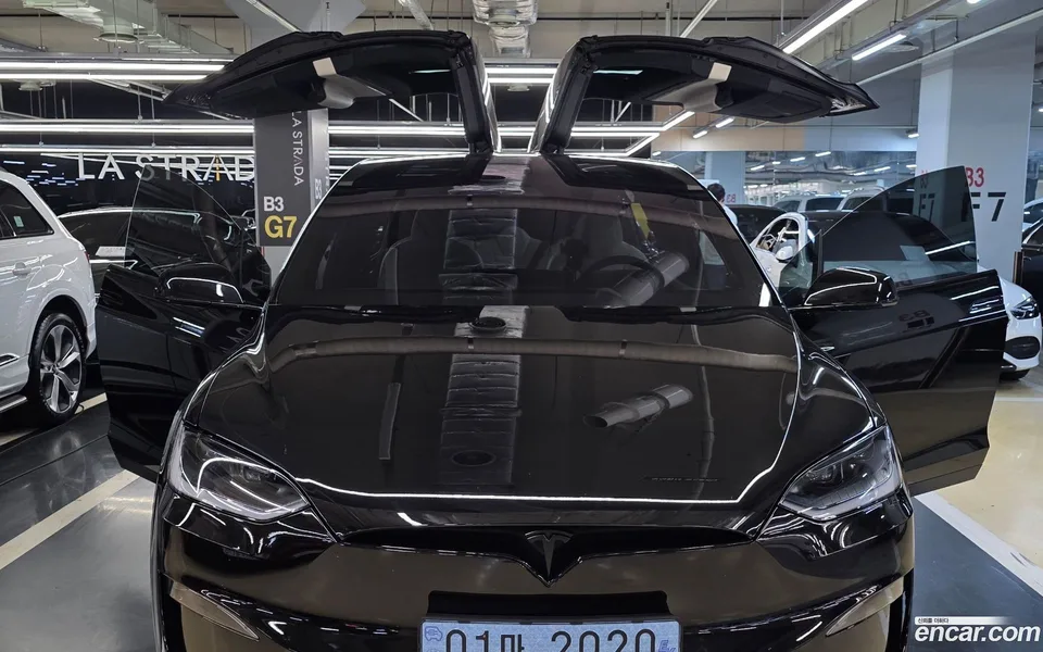 Tesla Model X AWD 2026 — photo 1, buy with delivery to Moscow