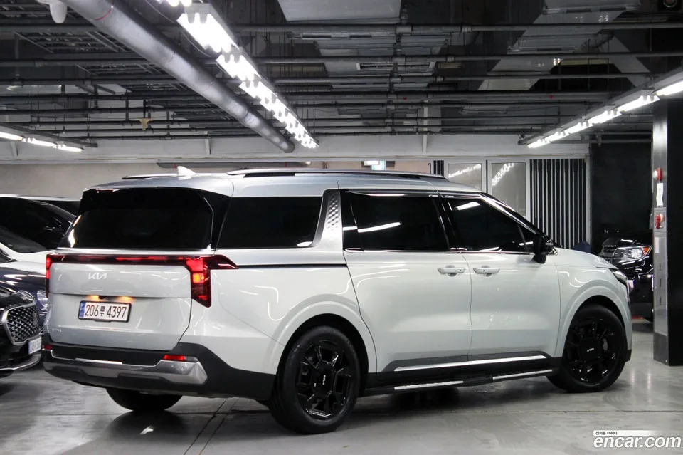 Kia Carnival 7 2024 — thumbnail 4
