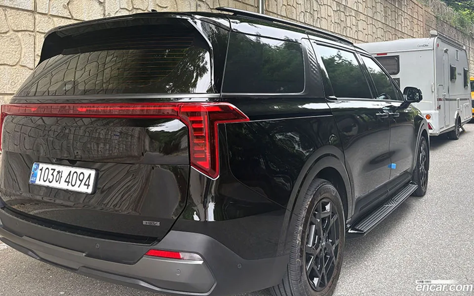 Kia Carnival HEV 9 2024 — thumbnail 2