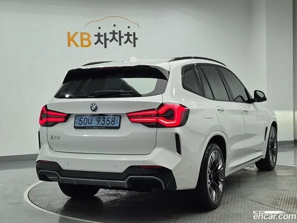 BMW iX3 M 2024 — thumbnail 3
