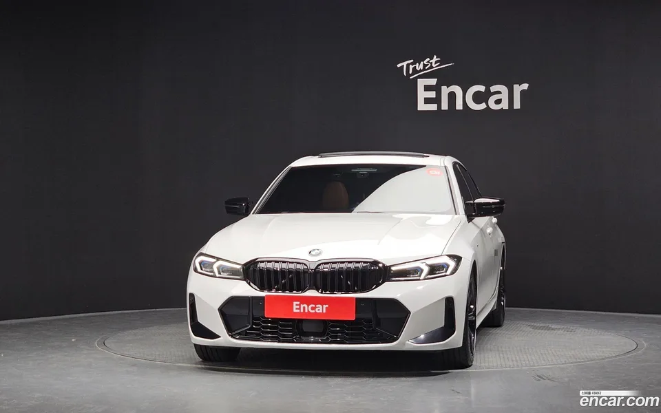 BMW 3 Series 320i M 2024 — thumbnail 3