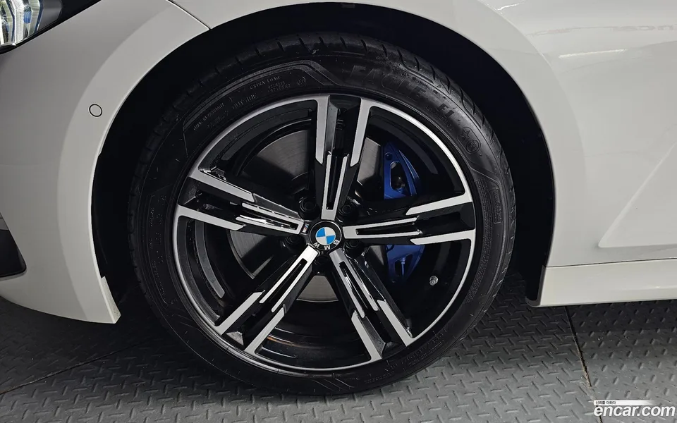 BMW 3 Series 320i M 2024 — thumbnail 5