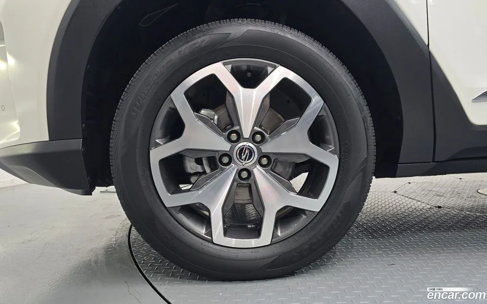 KG Mobility Torres 1.5 2WD 2022 — thumbnail 5