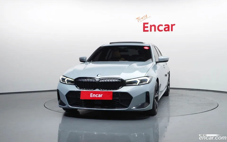 BMW 3 Series 320i M 2023 — thumbnail 3