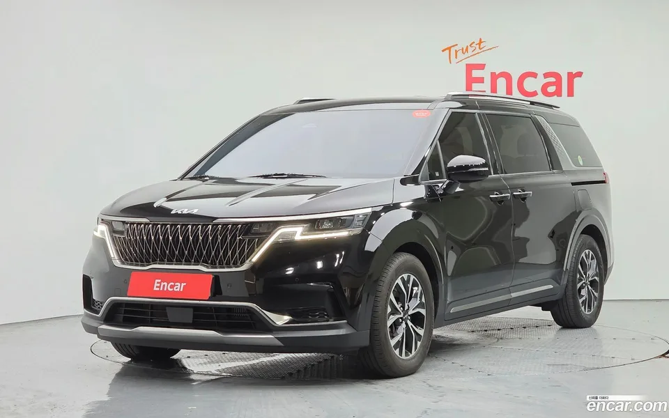 Kia Carnival 9 2023 — photo 1, buy with delivery to Moscow