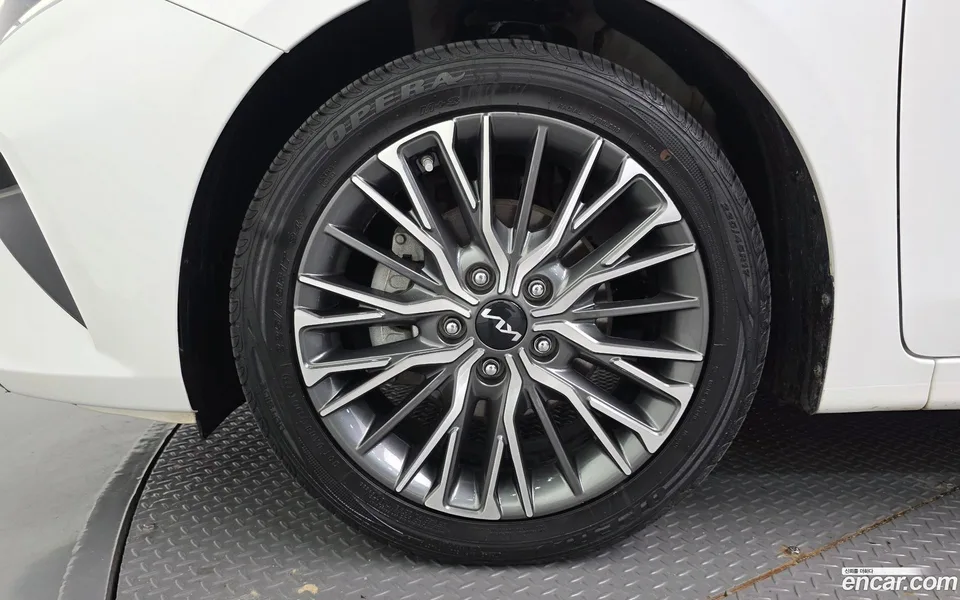 Kia K3 1.6 2022 — миниатюра 5