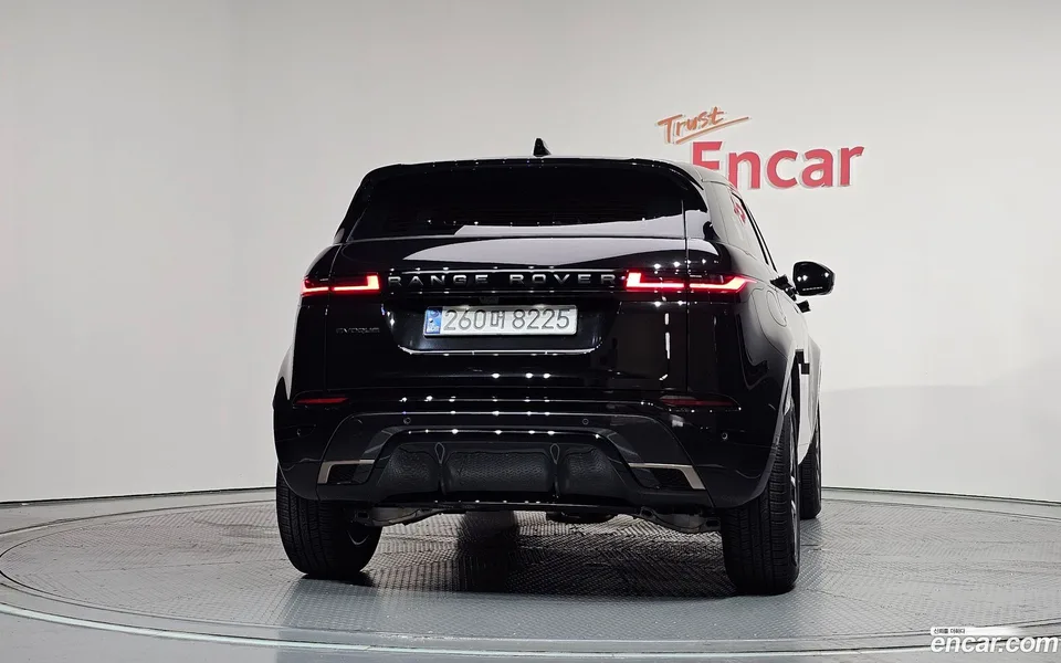 Land Rover Range Rover Evoque P250 SE 2025 — thumbnail 4