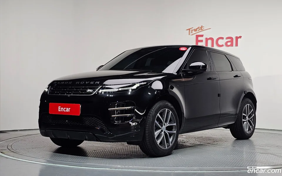 Land Rover Range Rover Evoque P250 SE 2025 — photo 1, buy with delivery to Moscow