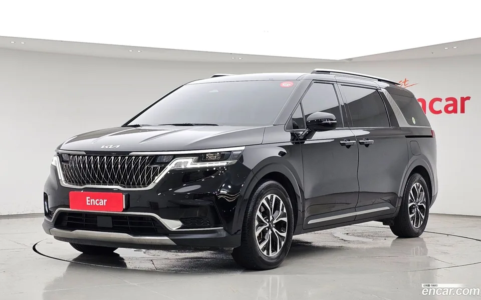 Kia Carnival 9 2022 — photo 1, buy with delivery to Moscow