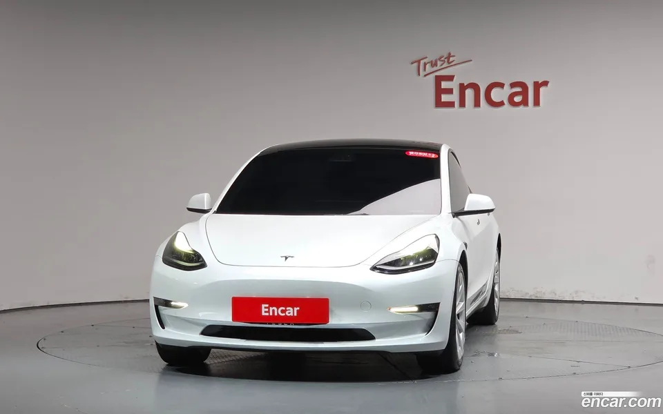 Tesla Model 3 AWD 2022 — миниатюра 3