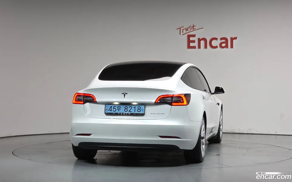 Tesla Model 3 AWD 2022 — миниатюра 4