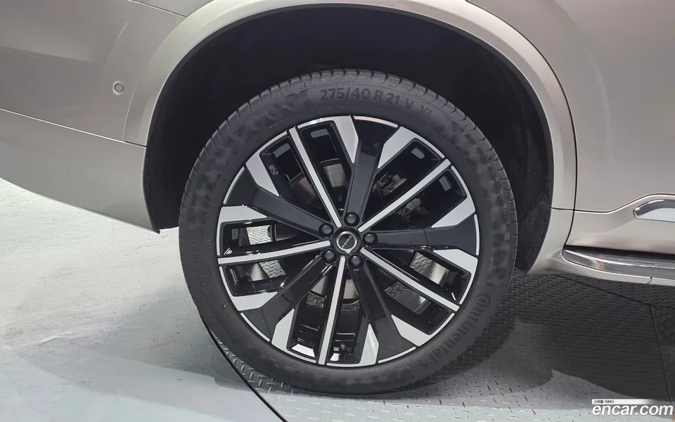 Volvo XC90 B6 2026 — thumbnail 2
