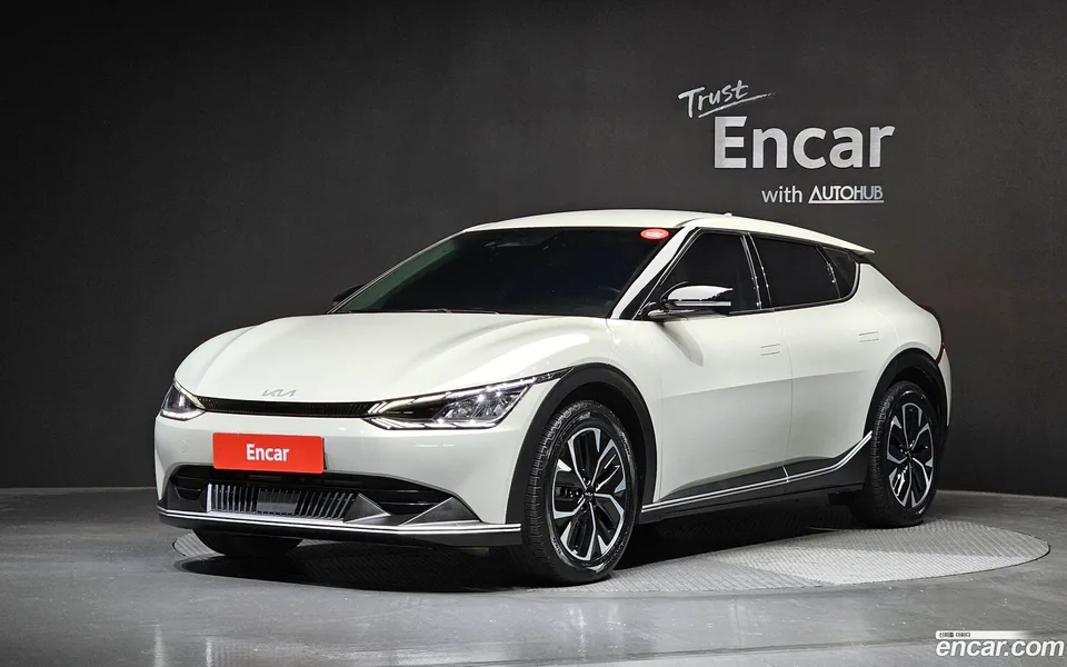 Kia EV6 2023 — photo 1, buy with delivery to Moscow