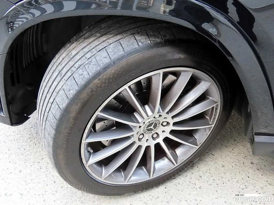 Mercedes-Benz GLE-Class GLE400d 4MATIC 2023 — thumbnail 5