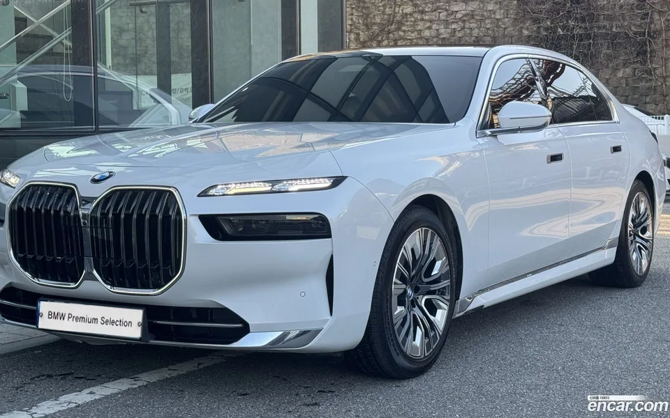BMW 7 Series 740d xDrive 2023 — photo 1, buy with delivery to Moscow