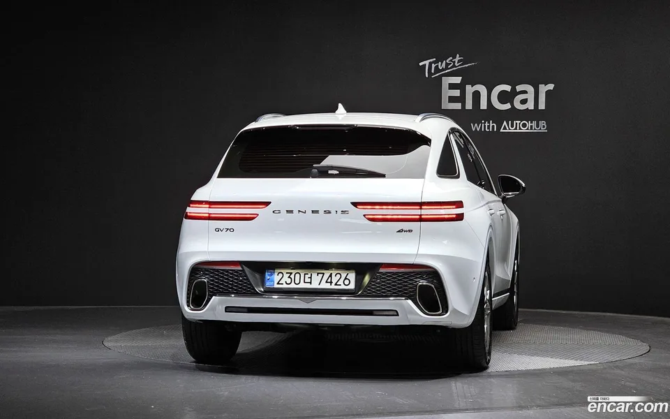 Genesis GV70 2.5T AWD 2023 — thumbnail 4