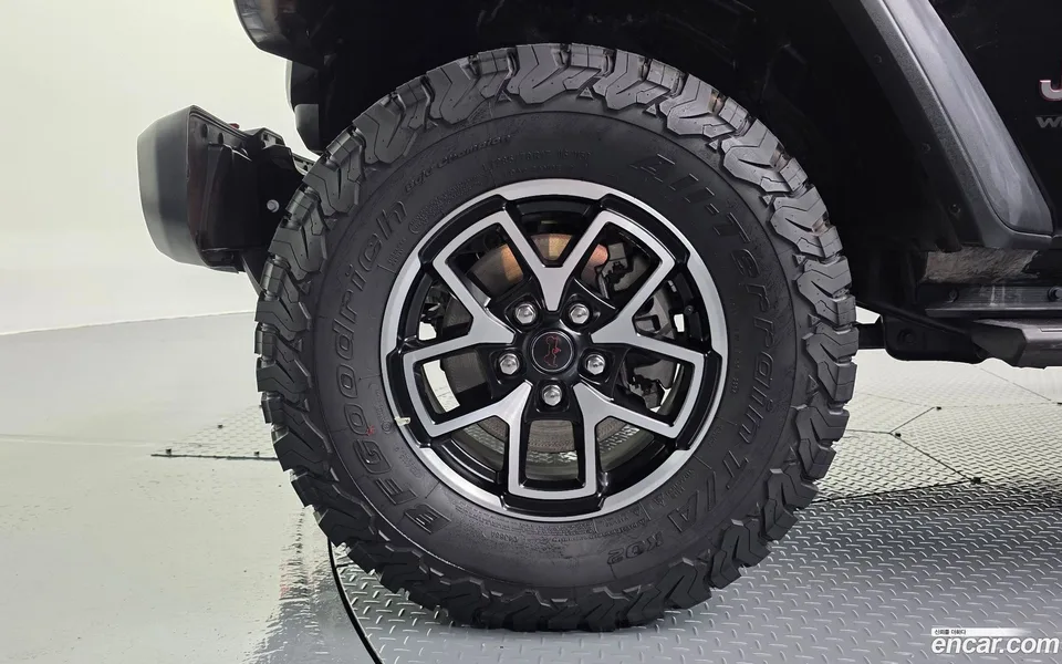 Jeep Wrangler 2.0 4 2025 — thumbnail 5
