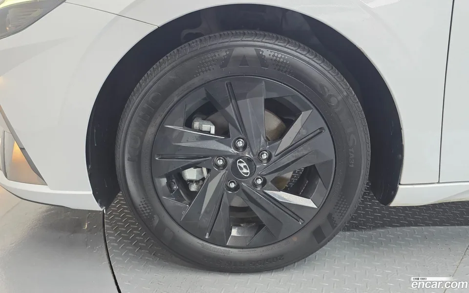 Hyundai Avante Hybrid 2023 — thumbnail 2