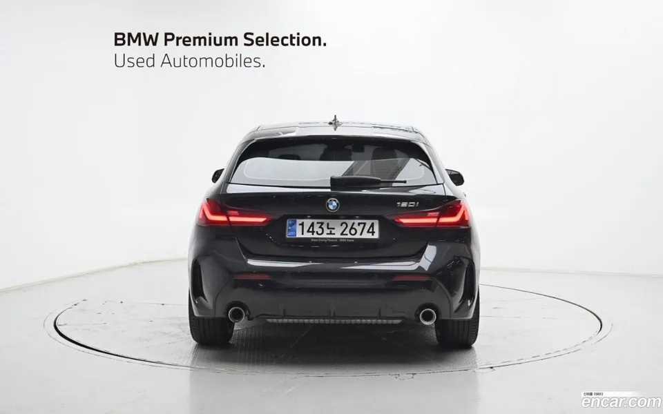 BMW 1 Series 120i M 2023 — thumbnail 4