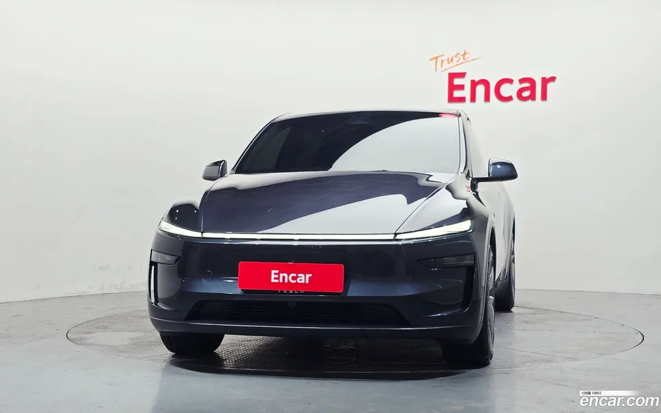 Tesla Model Y RWD 2025 — thumbnail 3
